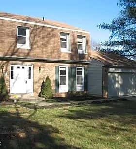 1518 Gingerwood Ct Vienna, VA 22182