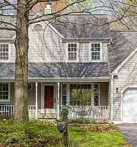 1631 Bennington Hollow Ln, Reston, VA 20194
