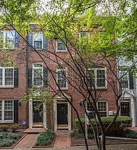 8840 Mansion View Ct Vienna, VA 22182