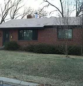 905 Gilbert RD Rockville, MD 20851