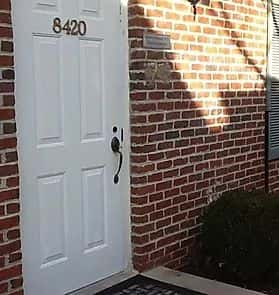 8420 Dorsey Cir #102, Manassas, VA 20110