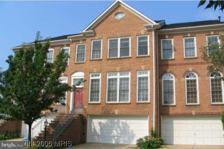 1814 Dawson St, Vienna, VA 22182