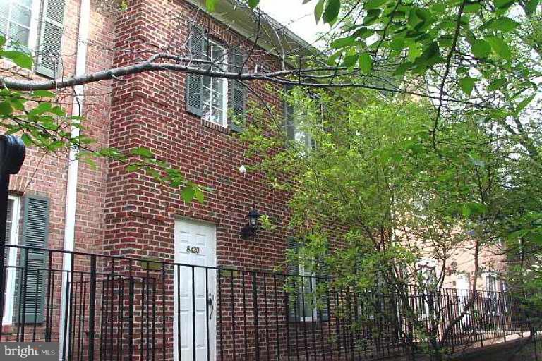 8420 DORSEY CIR #201 MANASSAS, VA 20110