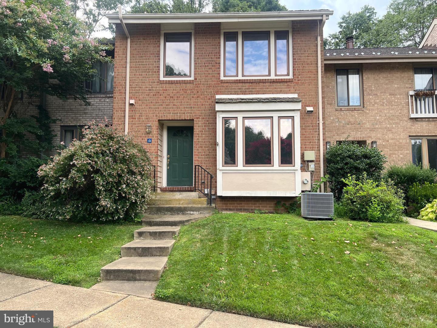 2038 Swans Neck Way, Reston, VA 20191